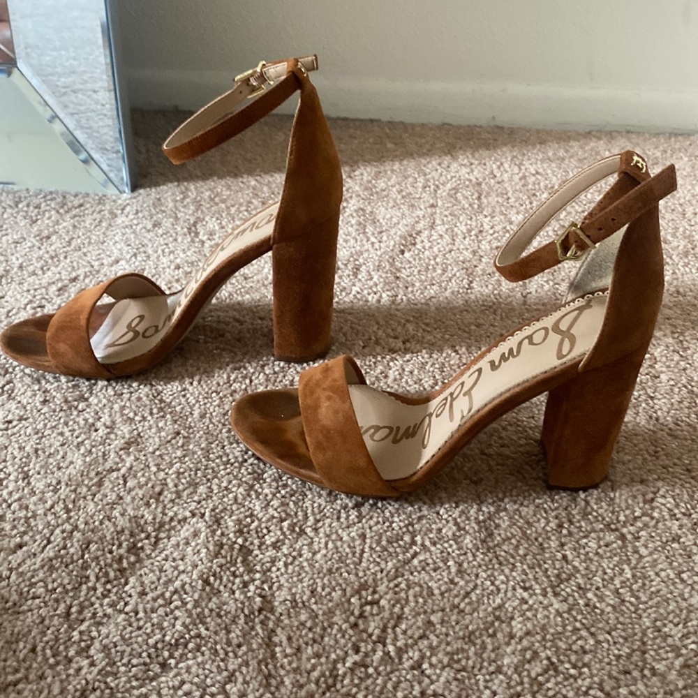 Tan heeled sandal